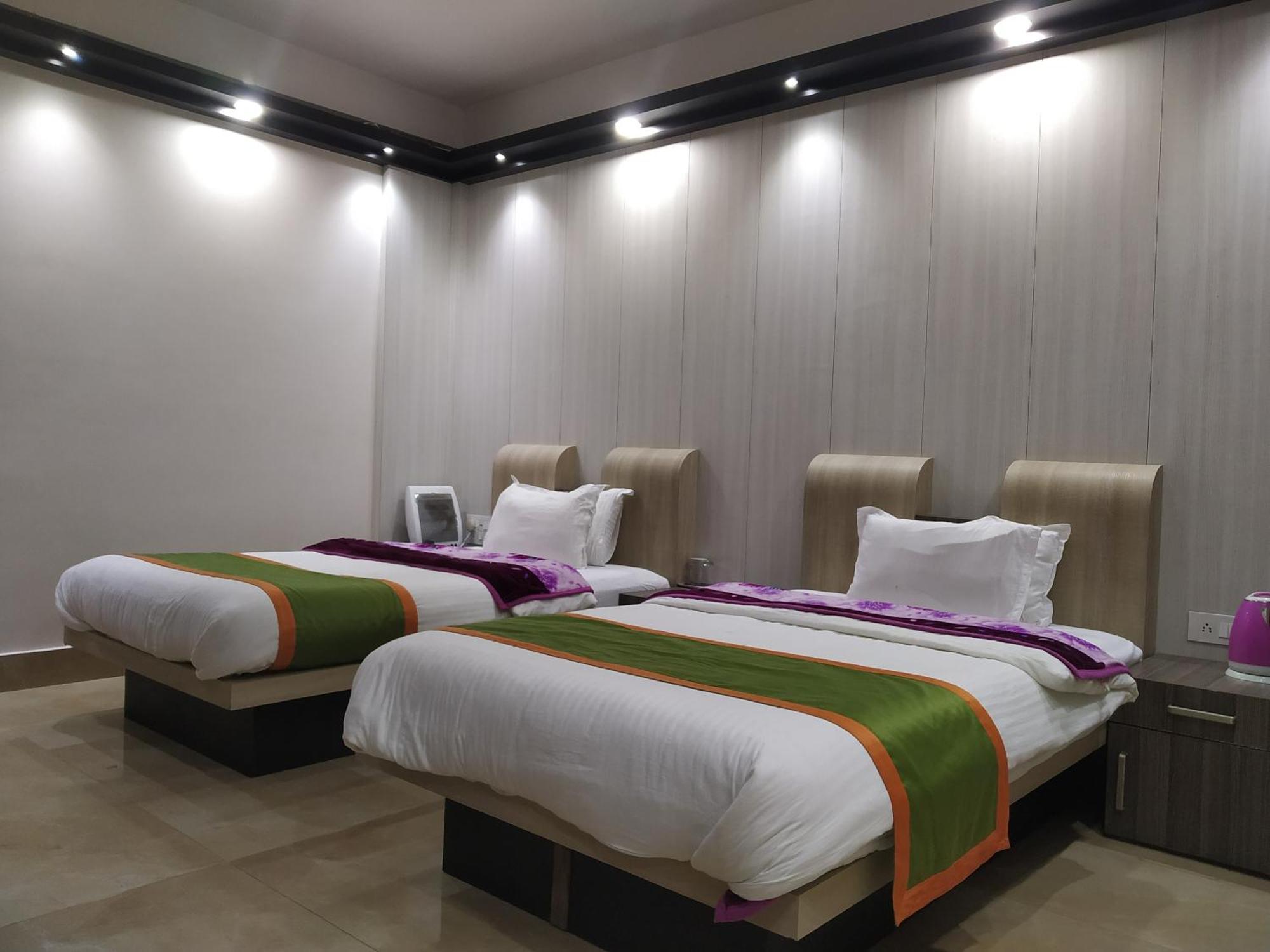 Namaste Ziro Palace Inn - A Boutique Hotel Hāpoli Extérieur photo