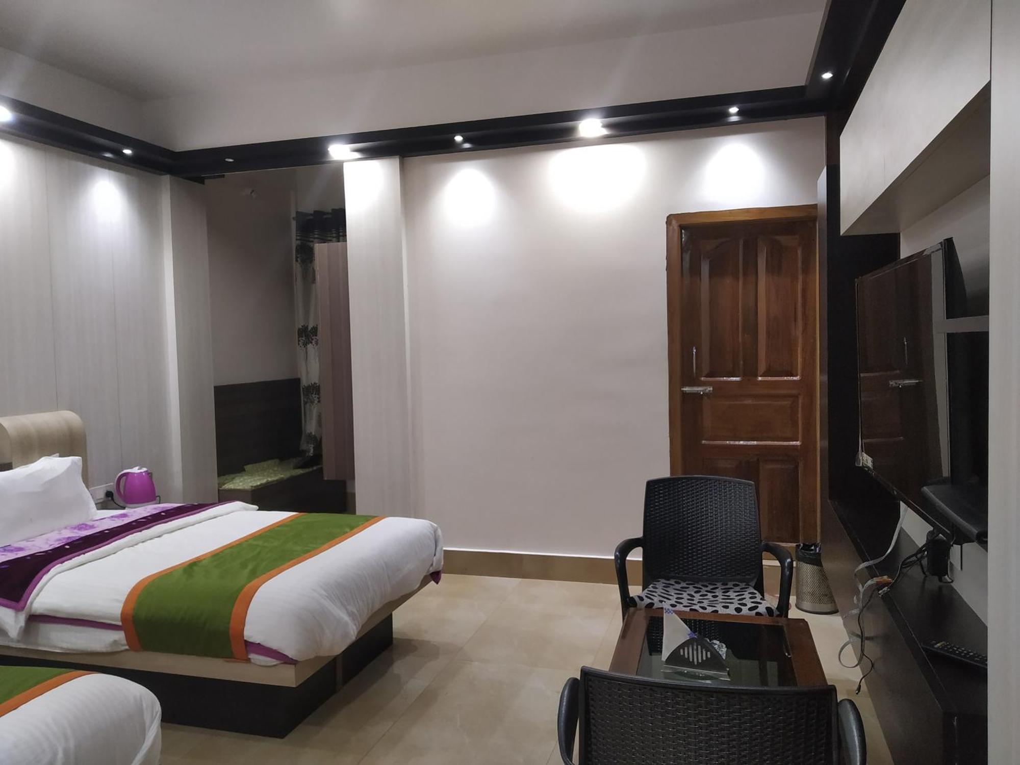 Namaste Ziro Palace Inn - A Boutique Hotel Hāpoli Extérieur photo