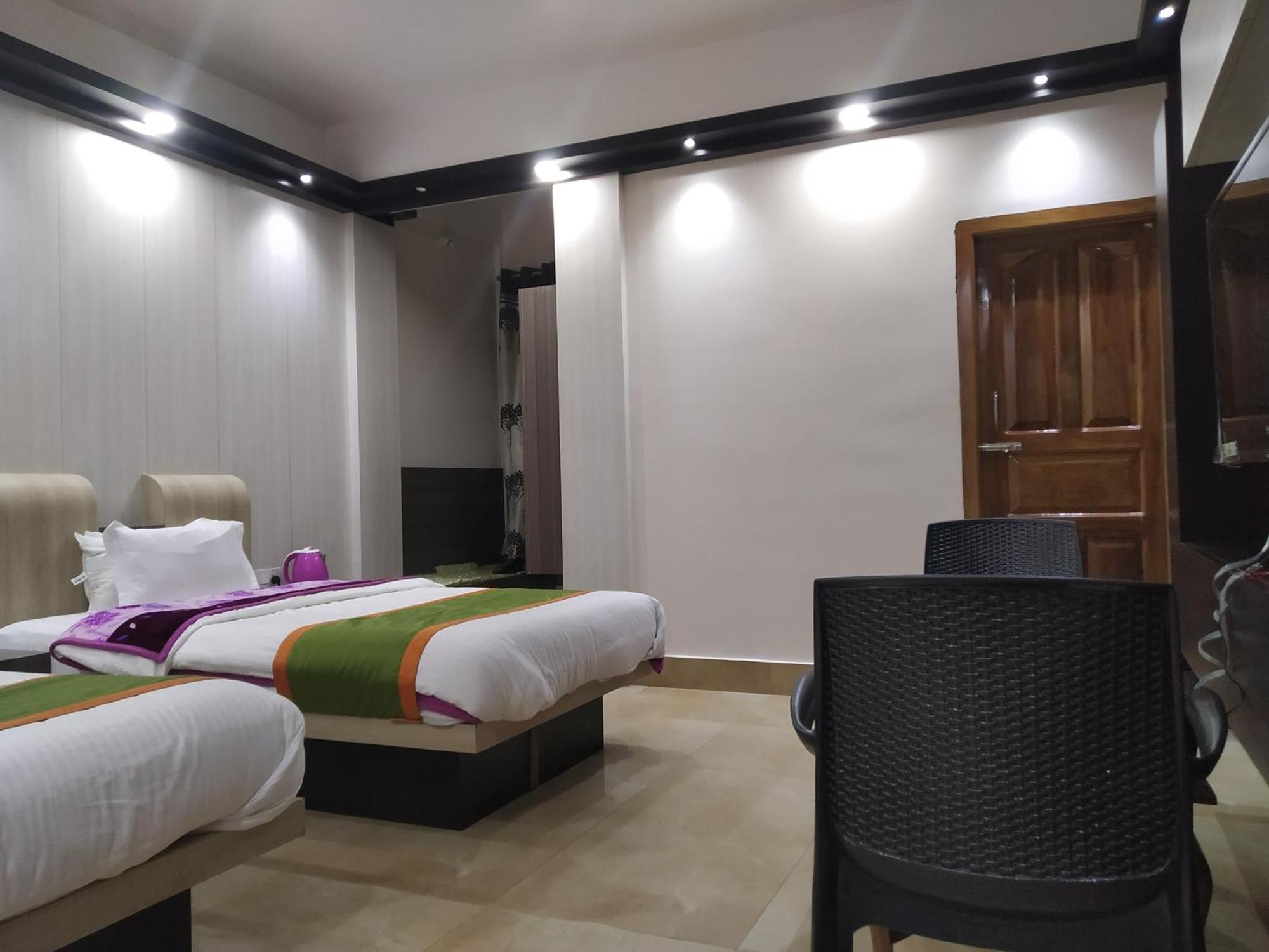 Namaste Ziro Palace Inn - A Boutique Hotel Hāpoli Extérieur photo