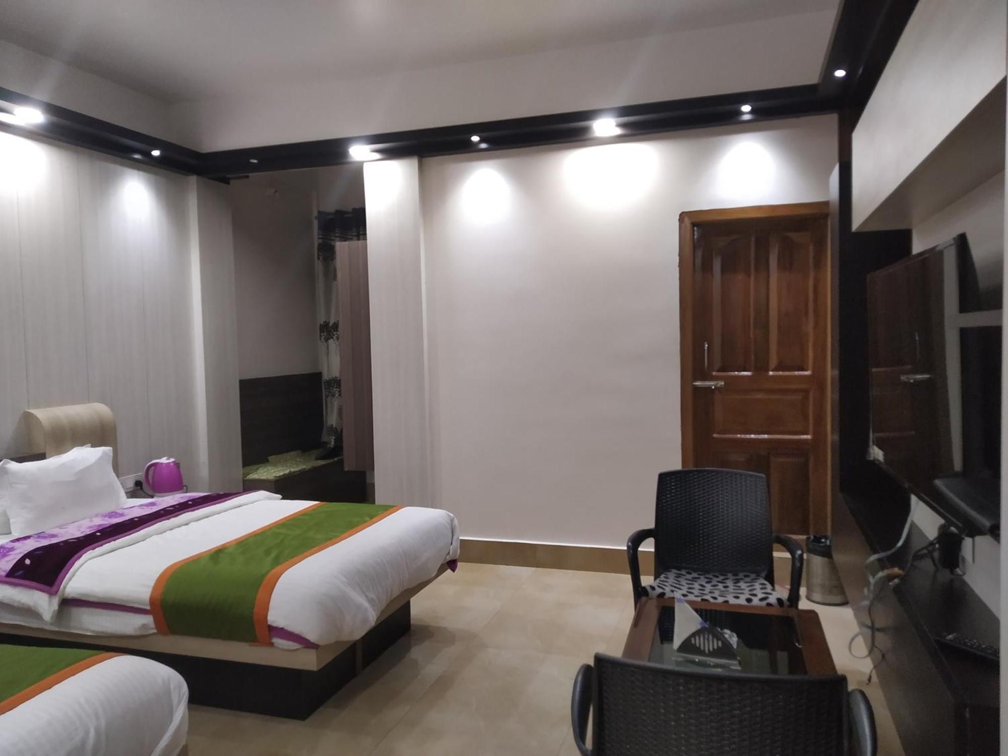 Namaste Ziro Palace Inn - A Boutique Hotel Hāpoli Extérieur photo