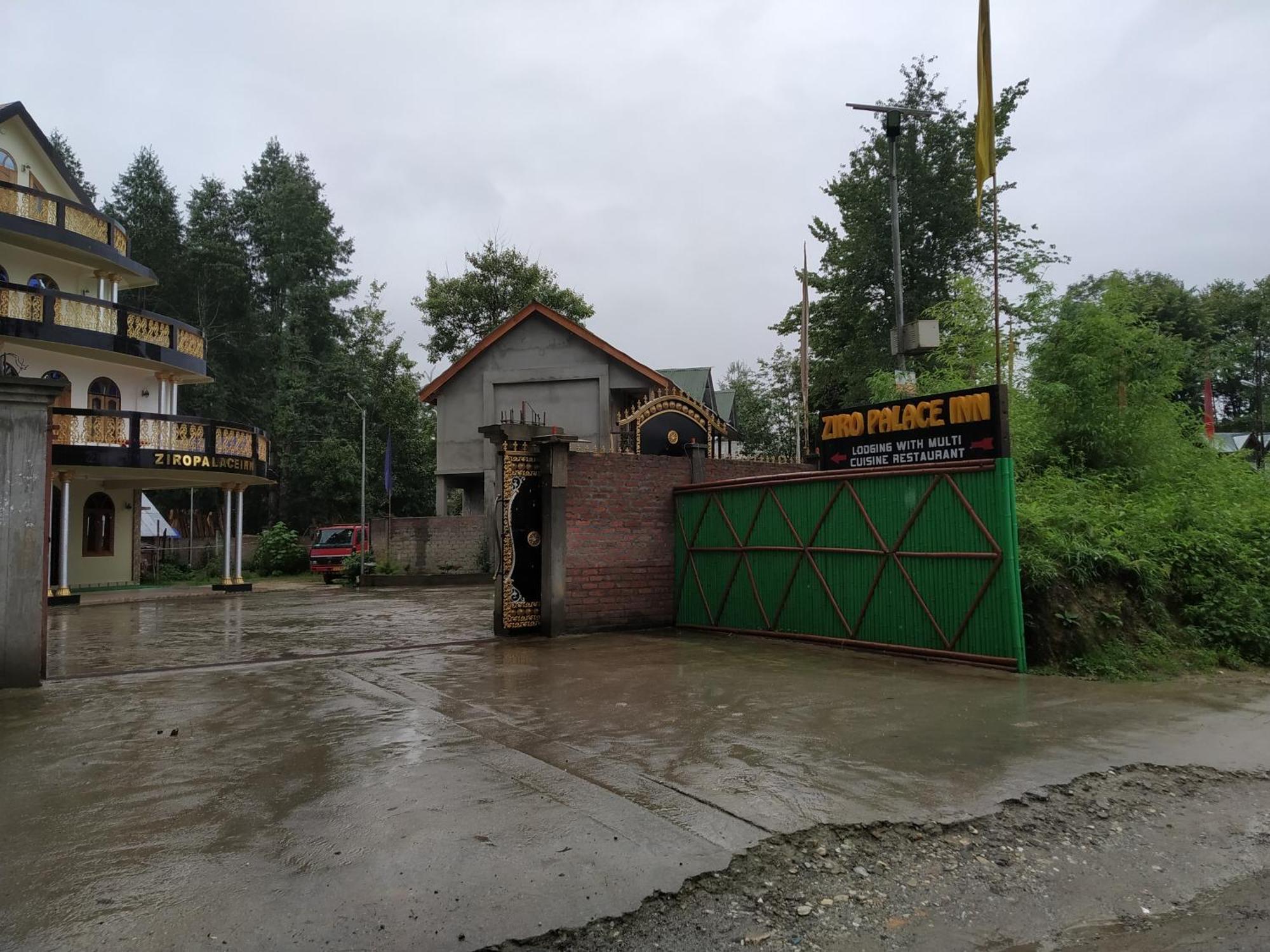 Namaste Ziro Palace Inn - A Boutique Hotel Hāpoli Extérieur photo